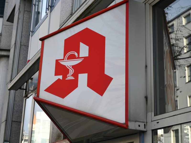 Apotheke in NRW: Kunden überschreiten eine Grenze