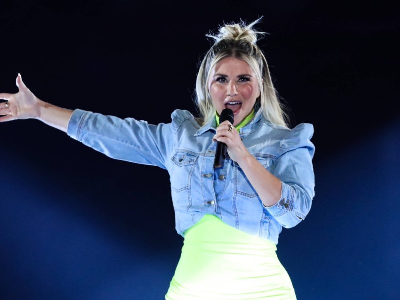 Schlagerstar Beatrice Egli zeigt sich 