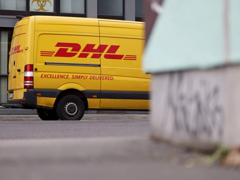 Nachdem ein DHL-Bote immer wieder den gleichen Fehler machte, griff die Kundin zu einer Maßnahme.