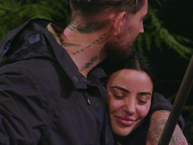 Im „Dschungelcamp“ geht es heiß her: Obwohl sich Mike und Leyla immer besser verstehen, hegt ER Zweifel...