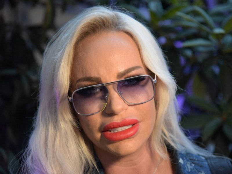 Gina-Lisa Lohfink hat sich bereits mehreren Operationen unterzogen. Doch bei DIESEM beliebten Eingriff bangte sie um ihr Leben...