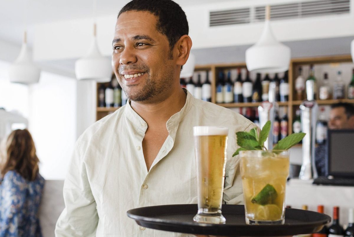 Ungelernte Arbeitskräfte aus dem Ausland statt Bürgergeld-Empfänger zu aktivieren?