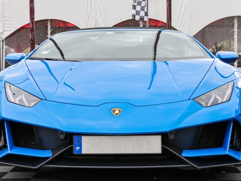 Im Ruhrgebiet kam es zu einem dicken Autounfall, in dem ein Lamborghini verwickelt war.