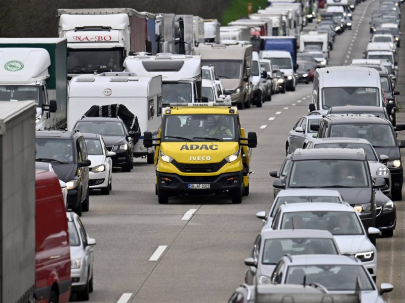Laut ADAC stehen Autofahrer bundesweit am meisten in NRW im Stau.