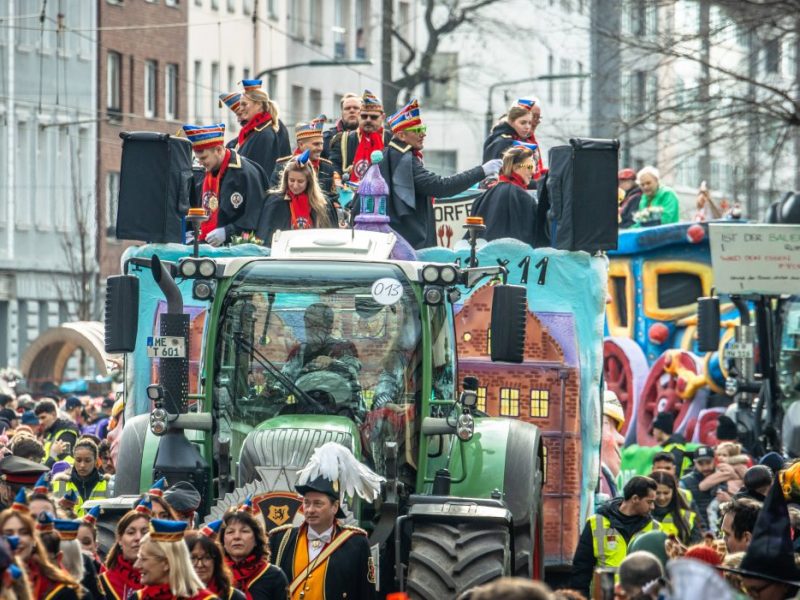 Rosenmontagszug in Düsseldorf: Das ist einfach traurig!