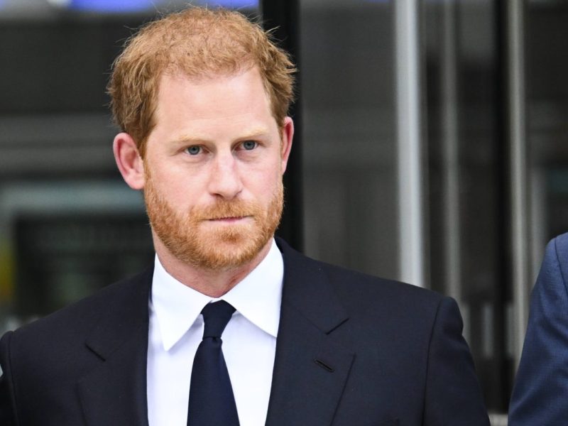 Prinz Harry sorgt mit dieser Änderung für Aufsehen. Ein Annäherungsversuch an die Royals oder lediglich ein kalkulierter Schachzug?