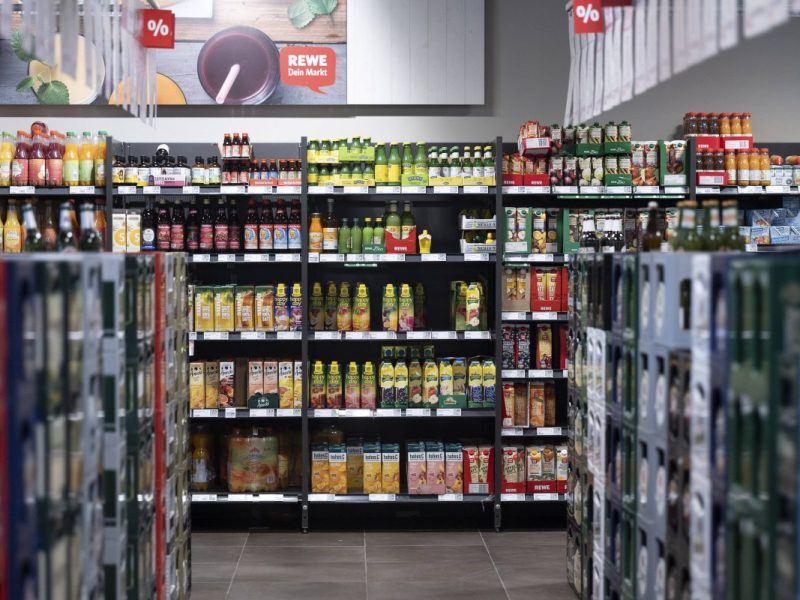 Große Neuigkeiten bei Rewe: DIESES Produkt kehrt bald in die Regale.