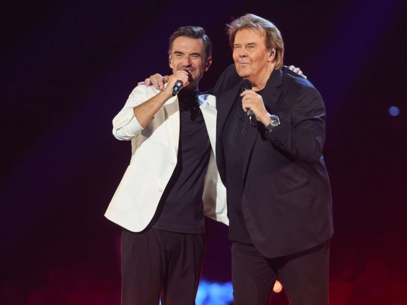 Bei „Die Große Schlagerüberraschung“ in der ARD folgten etliche Witze Schlag auf Schlag. Doch bei diesem Gag wurde sogar Florian rot!