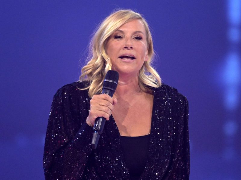 „Fernsehgarten“-Moderatorin Andrea Kiewel verrät erste Details zur Saison 2024.