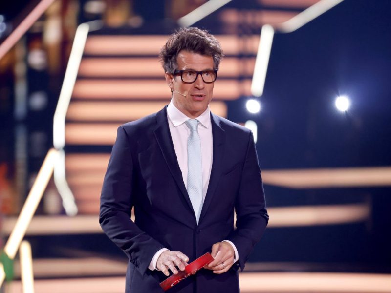 Nach Show sieben hat es sich für IHN bei „Let’s Dance“ ausgetanzt. Jetzt plaudert der Ex-Teilnehmer aus dem Nähkästchen!