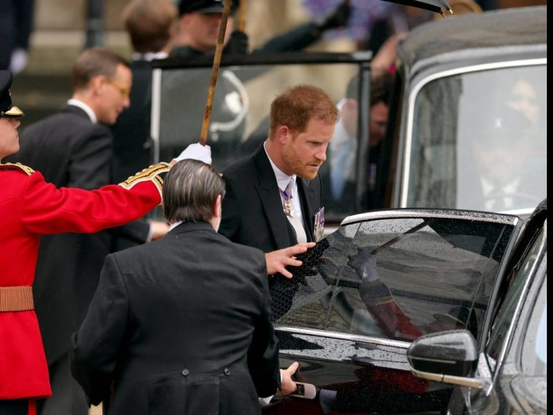Bei Prinz William und Prinz Harry herrscht schon seit längerem dicke Luft. Doch jetzt sorgt letzterer mit DIESER Aktion erneut für Aufsehen...