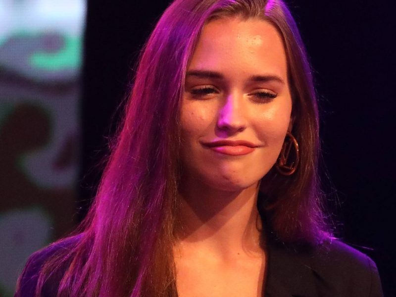 Eigentlich wollte Laura Müller nur liebe Weihnachtsgrüße an ihre Follower senden. Doch nun hagelt es scharfe Kritik am It-Girl.