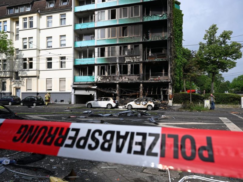 Nach der heftigen Kiosk-Explosion in Düsseldorf erhärtet sich nun ein tragischer Verdacht.