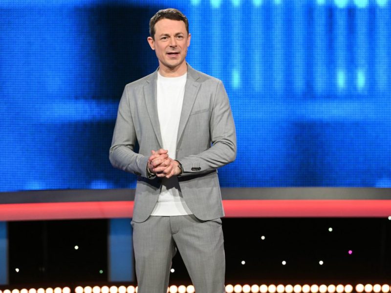 Bei „Gefragt – Gejagt“ gab es schon so manchen Patzer. Doch mit DIESEM Fauxpas hat Alexander Bommes den Bogen überspannt...