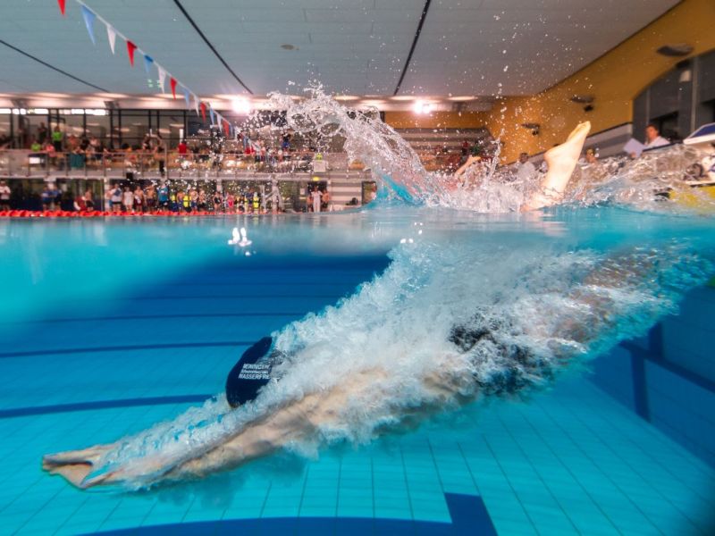 Der Bau des Südbads in Duisburg verzögert sich weiterhin. (Symbolbild)