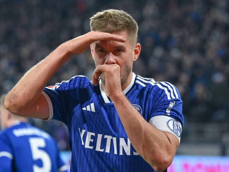 Simon Terodde könnte als Trainer zum FC Schalke 04 zurückkehren.