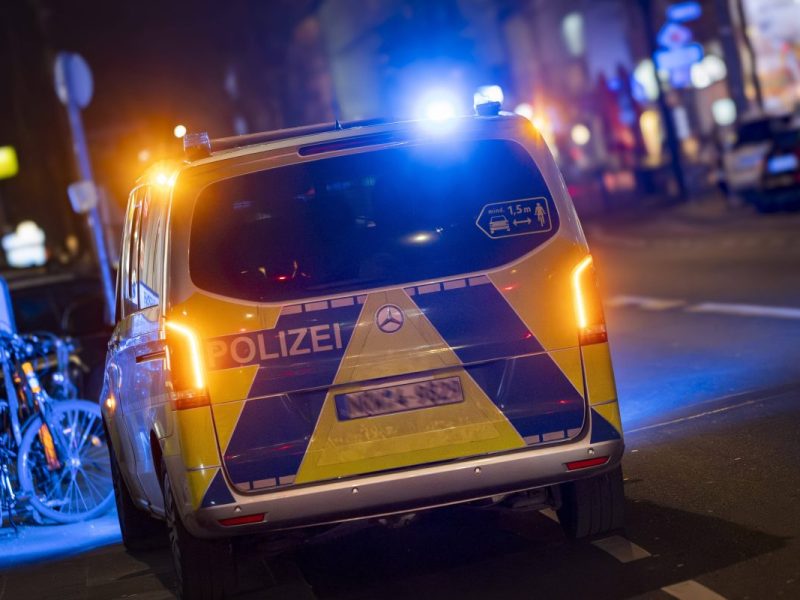 NRW: In Düsseldorf kam es gestern Abend (4. Mai) zu einer tödlichen Messer-Attacke auf eine Seniorin.