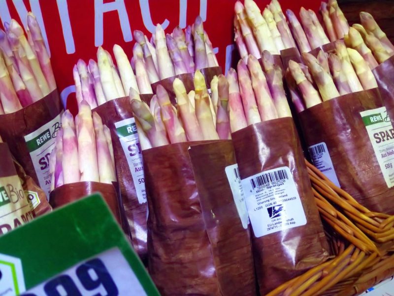 Kommt bei Aldi, Rewe und Co. jetzt der Preishammer im Spargelregal?