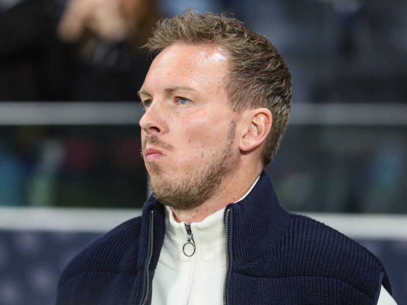 Julian Nagelsmann blickt intensiv nach Dortmund.