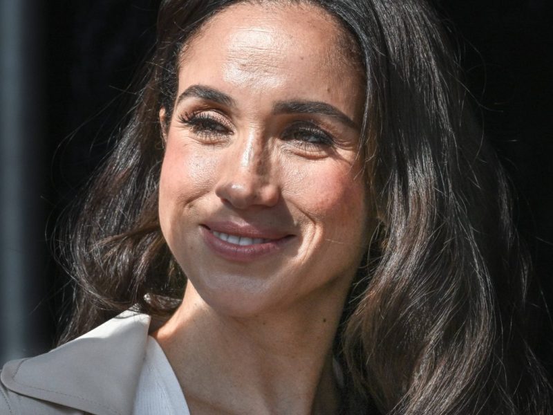 Es funkelt und ist sauteuer: Meghan Markle begeistert laut neuer Studie das Internet. Warum sie selbst Kate Middleton in den Schatten stellt!