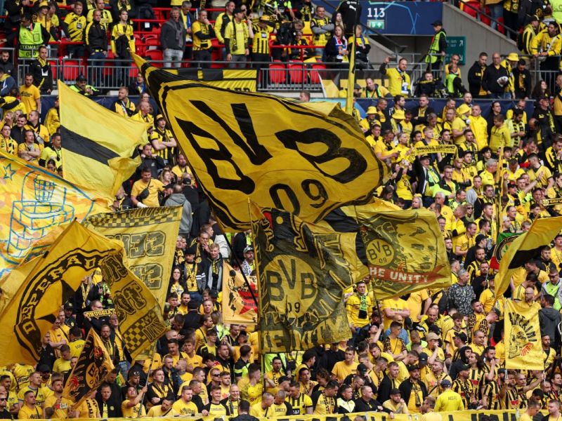 Beim Public Viewing in Dortmund kam es zu einer Situation wie im Sylt-Video.