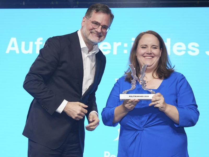 Award für Grünen-Chefin Ricarda Lang.