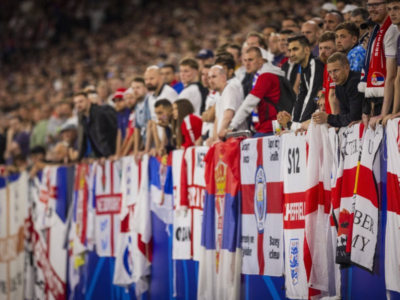 Die UEFA macht ernst! Einem EM-Teilnehmer droht eine heftige Strafe. Der Grund dafür sind die eigenen Fans.