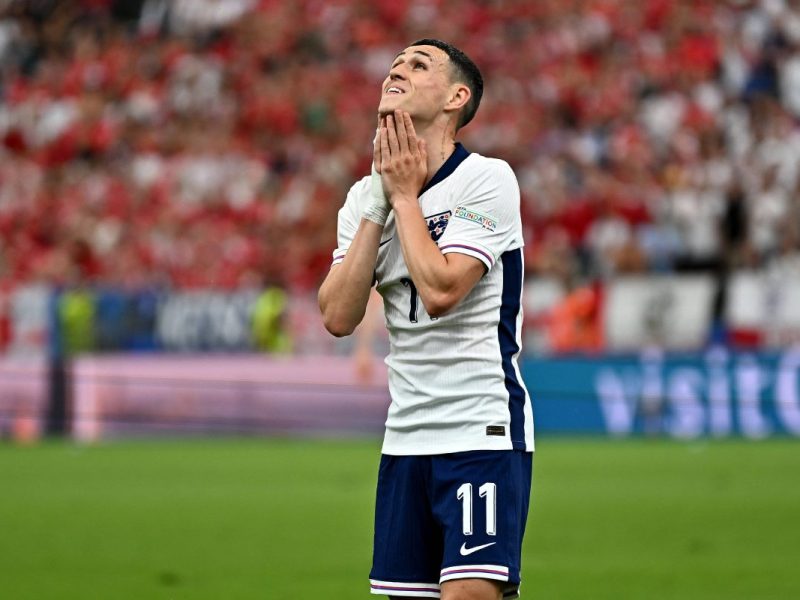 Die englische Nationalmannschaft liefert einen enttäuschenden Auftritt. Die Fans ließen nach dem Spiel Dänemark - England kein gutes Haar an dem Favoriten.