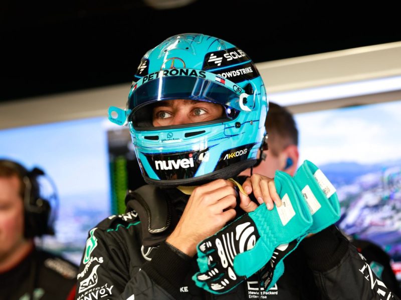 Kommt es zum ganz großen Fahrerbeben bei Mercedes? Ein Formel-1-Experte fürchtet um das Cockpit von George Russell bei den Silberpfeilen.