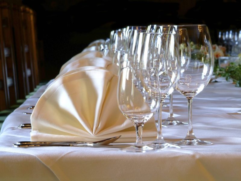 Nachdem sich Fremde auf diese Hochzeit schlichen, hinterließen sie DAS