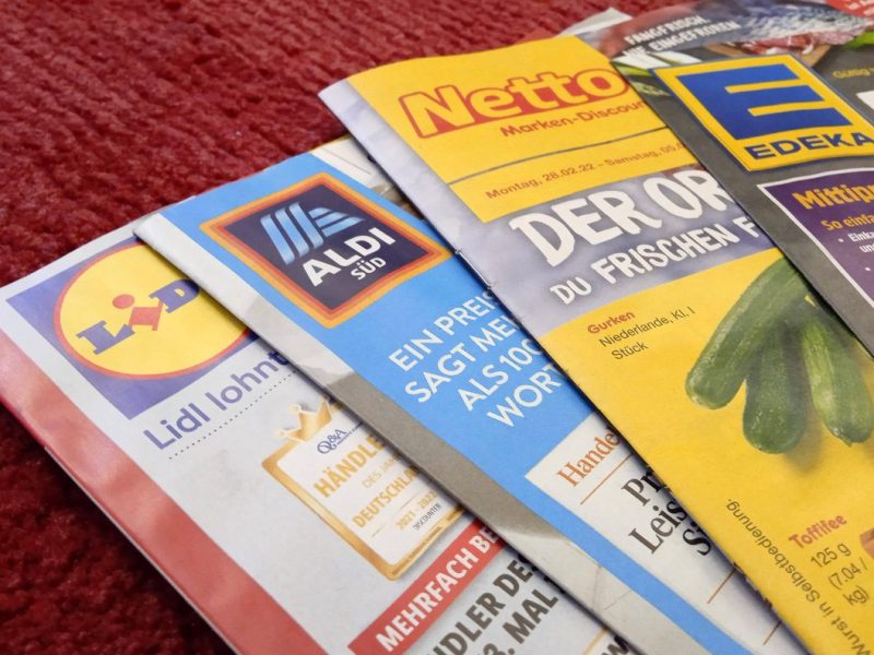 Aldi verbannt in einigen Filialen die Prospekte und steigt auf digital um.