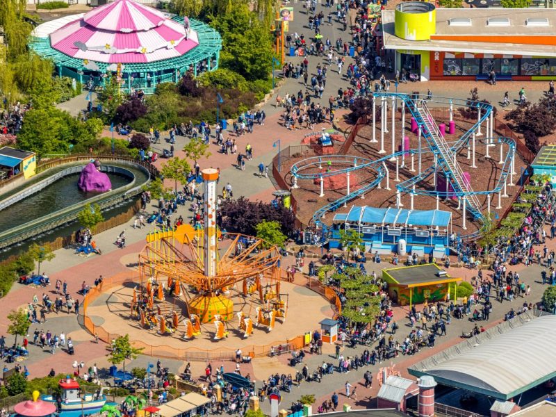 Im Sommer sollten Besucher im Movie Park viel trinken.