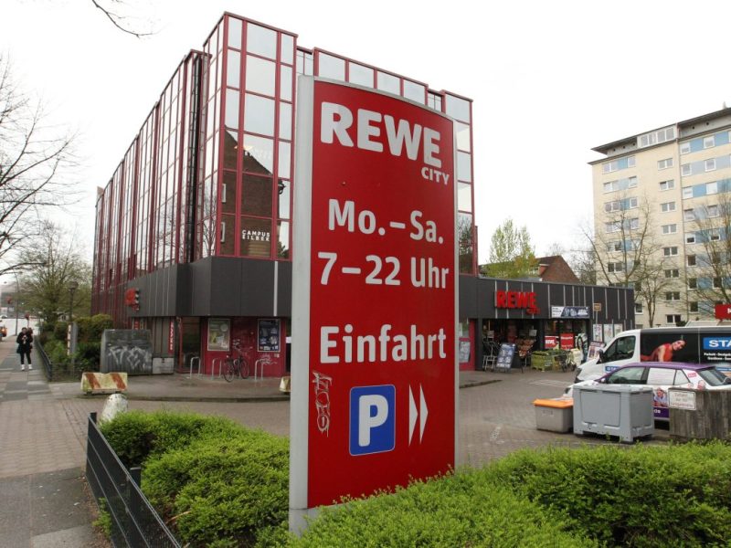 In Hamburg hat ein einzigartiger Rewe eröffnet
