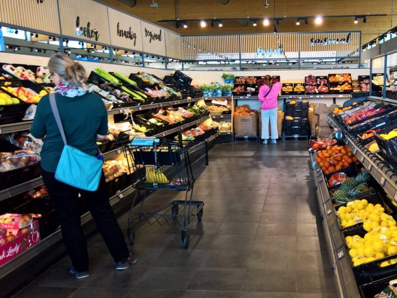 Bei Aldi und anderen Supermärkten greifen Kunden immer wieder zu einem verbotenen Trick. (Symbolfoto)