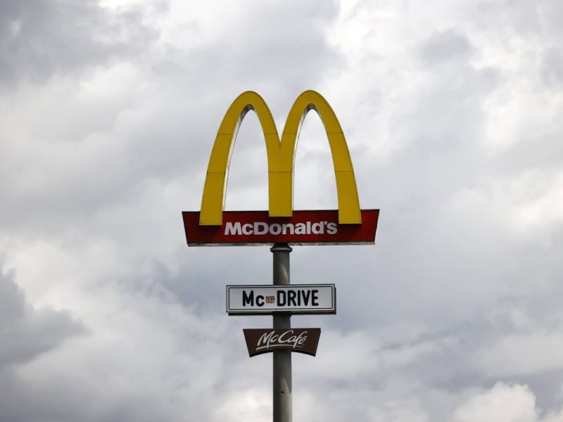 McDonald's: Ehemaliger Mitarbeiter packt über fehlerhaftes KI bei Drive-in aus.