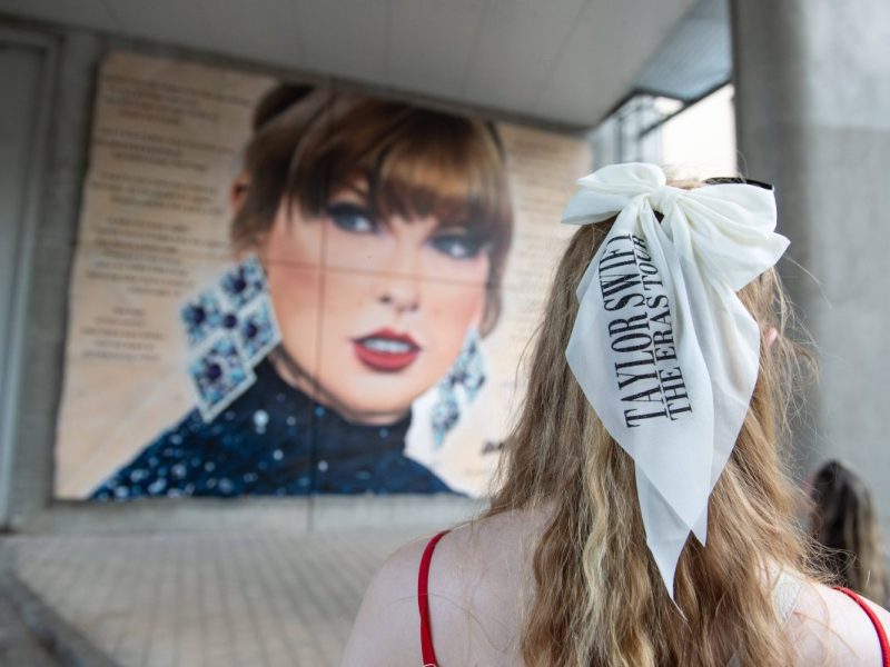 Taylor Swift tritt in dieser Woche drei Mal in Gelsenkirchen auf und lockt Fans aus aller Welt in die Stadt.