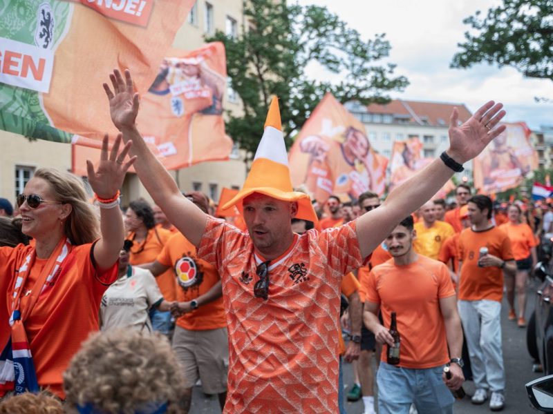 Dortmund vor Niederlande - England: Chaos beginnt.