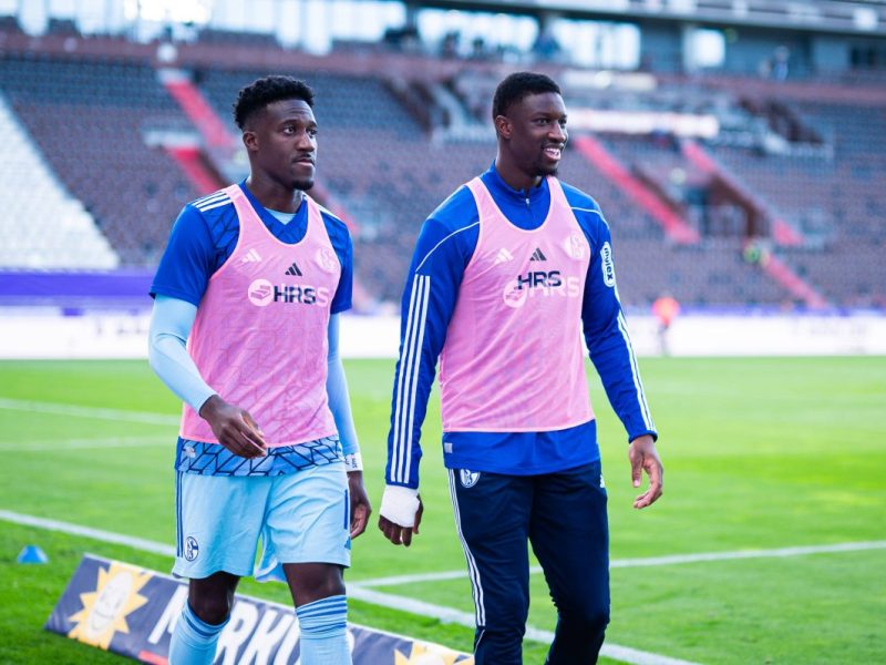 Kurz vor dem Saisonstart hat ein Akteur des FC Schalke 04 für Aufsehen gesorgt. Wie geht es nun für ihn weiter?