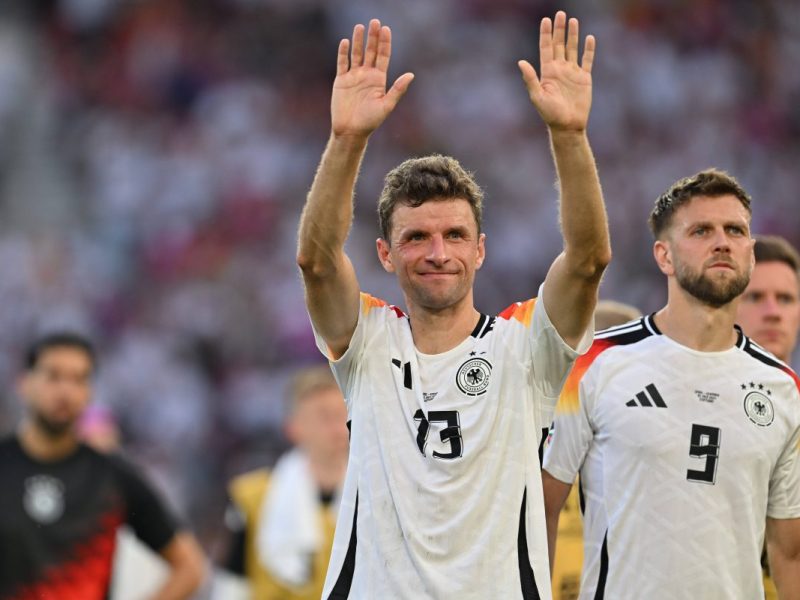Thomas Müller hat seine Laufbahn bei der deutschen Nationalmannschaft offiziell beendet. Im Rahmen der Verkündung fällt vor allem eine Sache auf.