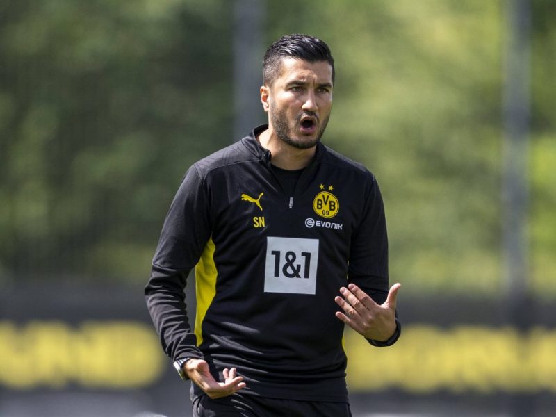 Nuri Sahin hat offenbar einen klaren Plan für die kommende Saison. Die Fans von Borussia Dortmund feiern den neuen Coach dafür richtig ab.