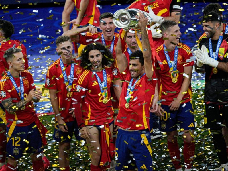 Spanien und Rodri jubeln gegen England.