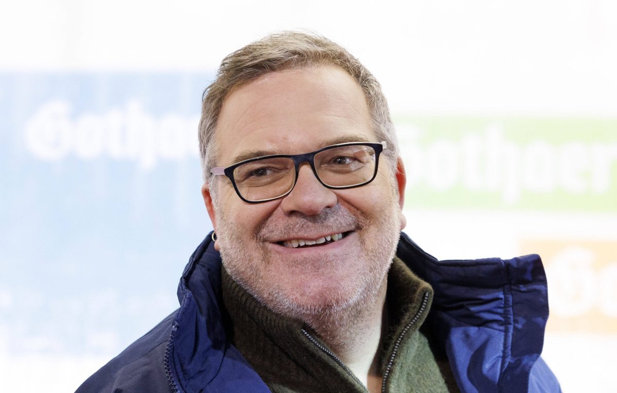 Damit sorgt Elton für den nächsten TV-Kracher. Jetzt zieht der beliebte Moderator die nächste Raab-Show an Land...