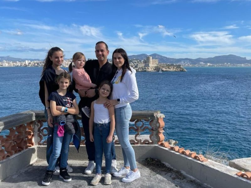 Familie Charmi ist bekannt aus 