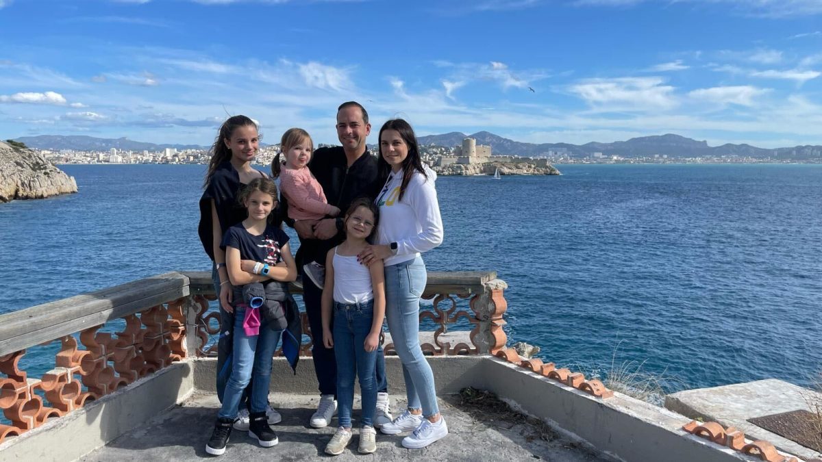 Familie Charmi ist bekannt aus