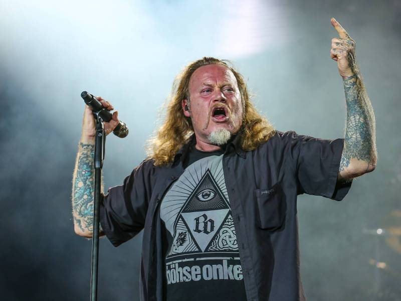 Kevon Russell, Sänger der Band 