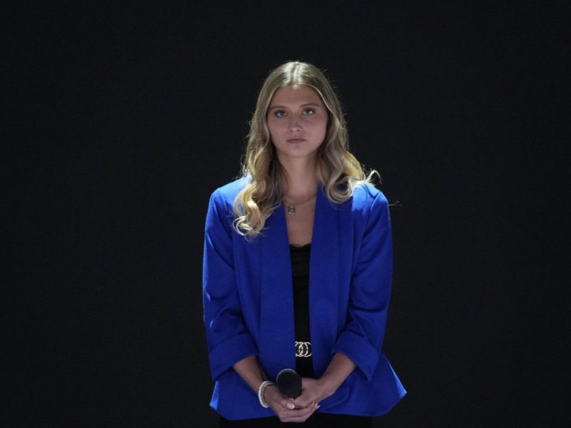 Sie hat das Unvorstellbare erlebt – und steht nun im Zentrum der US-Wahl 2024. Ihre Geschichte begann mit einer schweren Bürde, doch heute steht Hadley Duvall im Rampenlicht und kämpft für die Wahlfreiheit für Frauen.