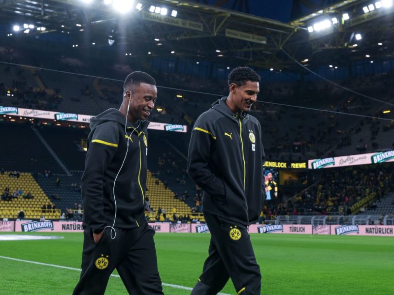 Ein Angreifer von Borussia Dortmund wird seit Wochen mit einem Wechsel in Verbindung gebracht. Nun soll wohl alles klar sein!