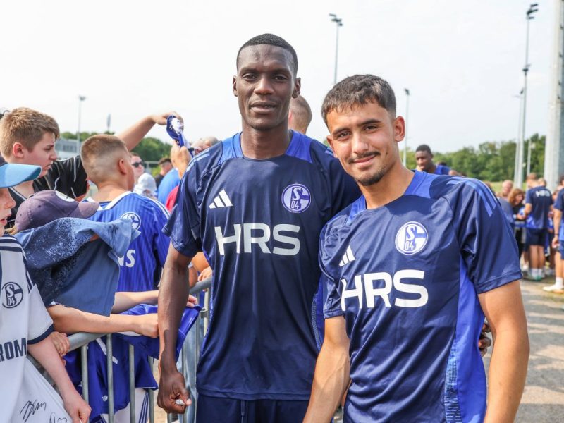 Er ist erst seit wenigen Tagen da und doch sind seine Ziele schon klar. Ein Neuzugang des FC Schalke 04 spricht nach seinem Wechsel Klartext.