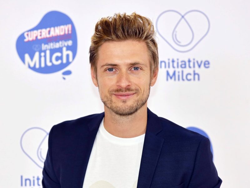 Jörn Schlönvoigt hält sein Familienleben stets aus der Öffentlichkeit raus. Doch nun überrascht der „GZSZ“-Schönling mit DIESEM Beitrag...