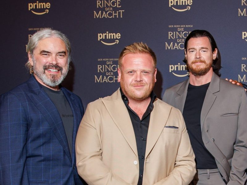 Die Stars von „Der Herr der Ringe: Die Ringe der Macht“ rühren kräftig die Werbetrommel – und halten dabei selbst vor Spoilern nicht zurück...